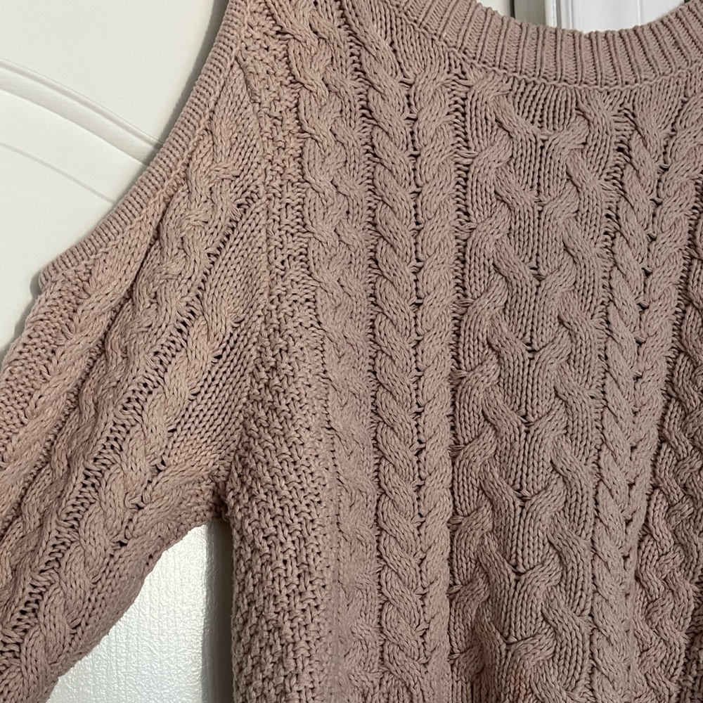 Pink cropped knit sweater